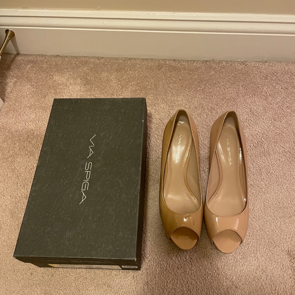 Via Spiga Women's Peep Toe Pumps - Tan